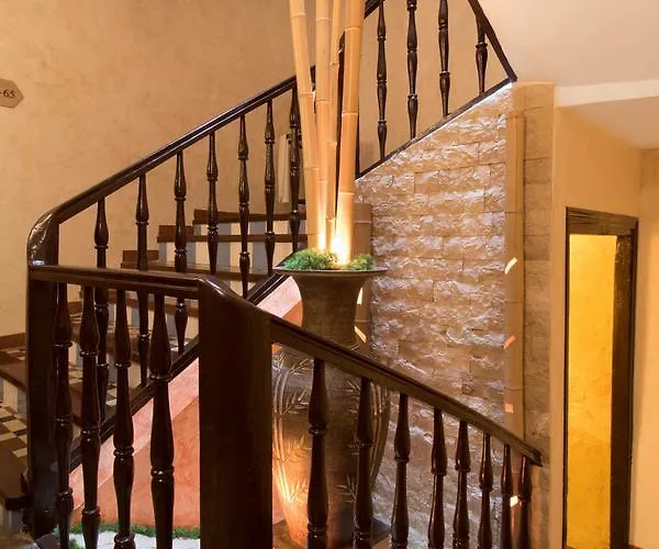 Ostello Cuatro Cantones *